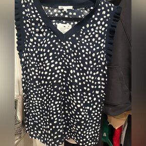 DR 2 navy and white spotted top sz large nwt